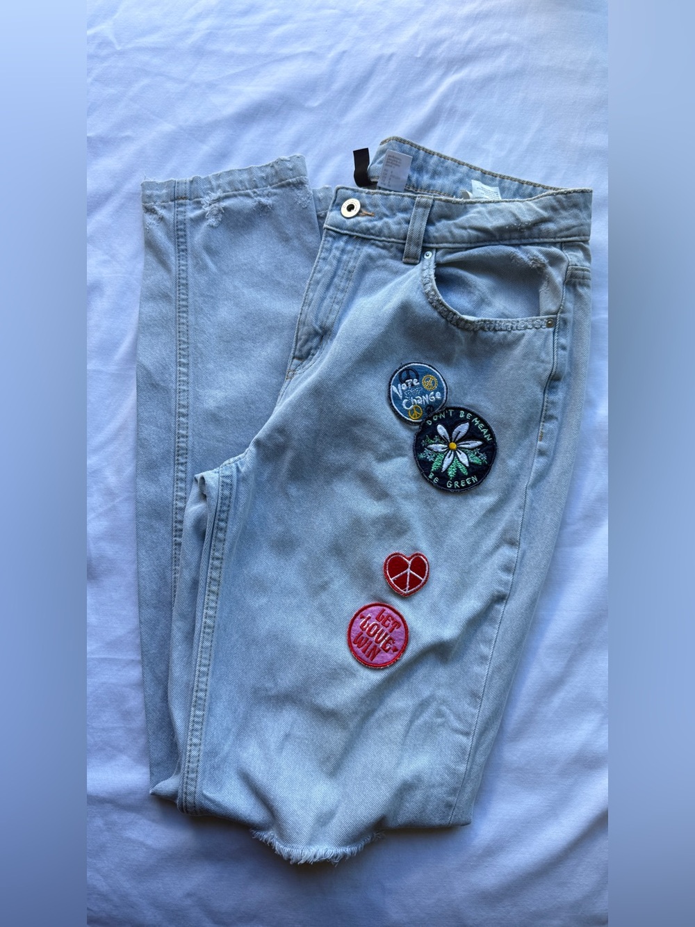 Divided Women’s Light Blue Embroidered Patch Distress Denim Jeans